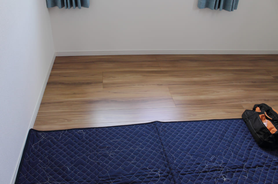 How to Protect The Floor from Scratches During a Move - SOS Moving & Storage